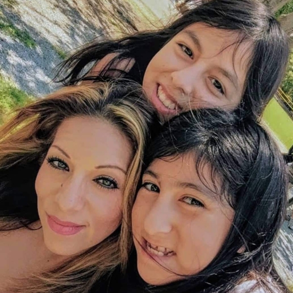 Meet your Posher, Vanessa - Picture 1 of 4